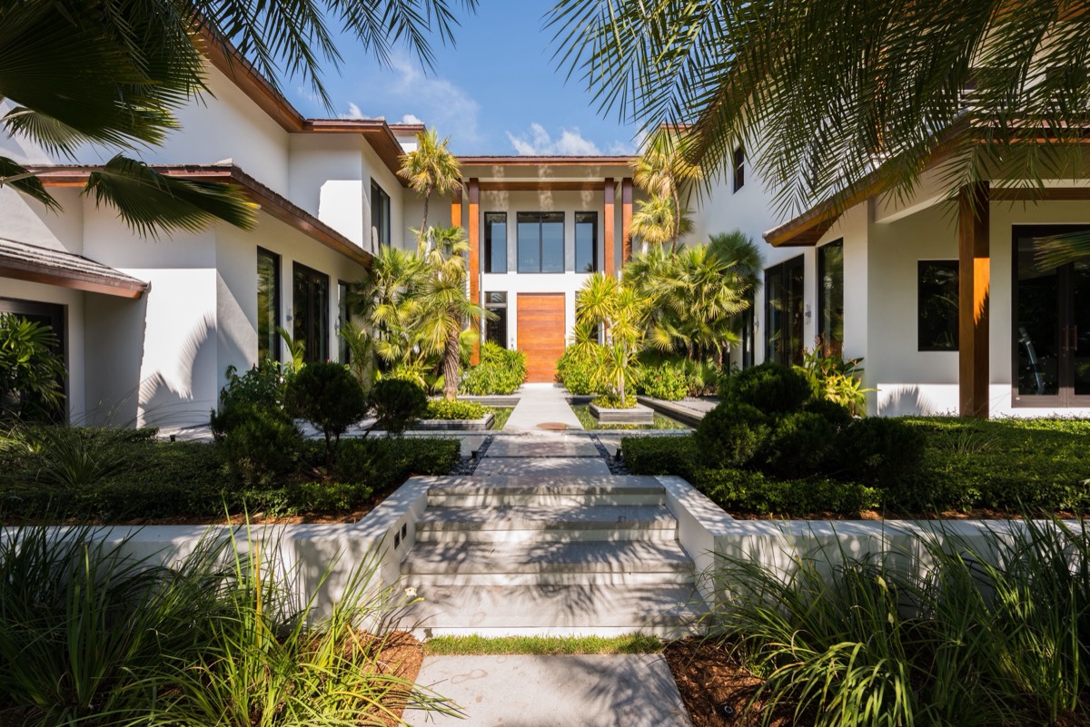 2920 North Bay Road — the front entrance of the Kobi Karp-designed estate on Lower North Bay Road.