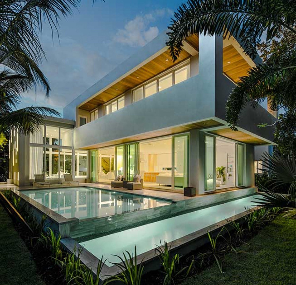 4433 North Bay Road — built by Todd Michael Glaser and Incognito Ventures, sold by David Hunt Solomon.